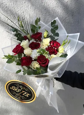 15 Adet Kırmızı Beyaz Gül Buket